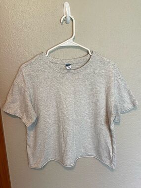 Light grey cropped tee